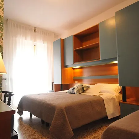 Hotel Crystal 3*